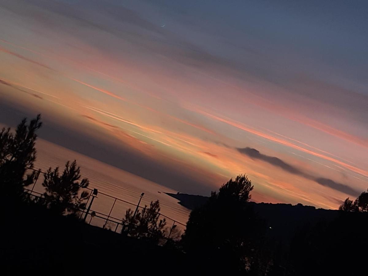Soula'S Sunshine Big Apartment Nea Karvali Bagian luar foto