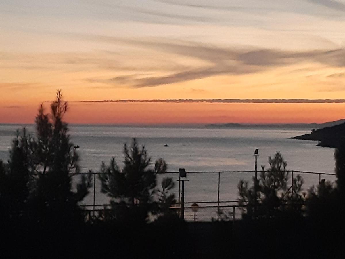 Soula'S Sunshine Big Apartment Nea Karvali Bagian luar foto