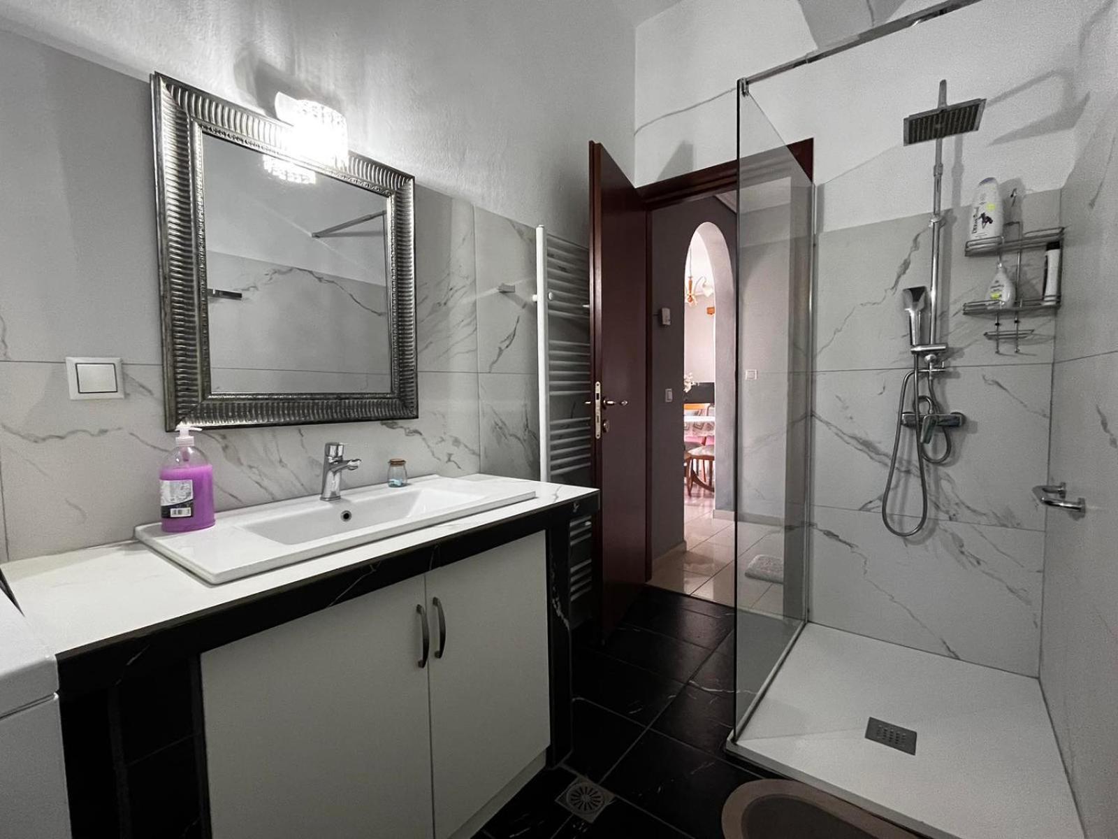 Soula'S Sunshine Big Apartment Nea Karvali Bagian luar foto